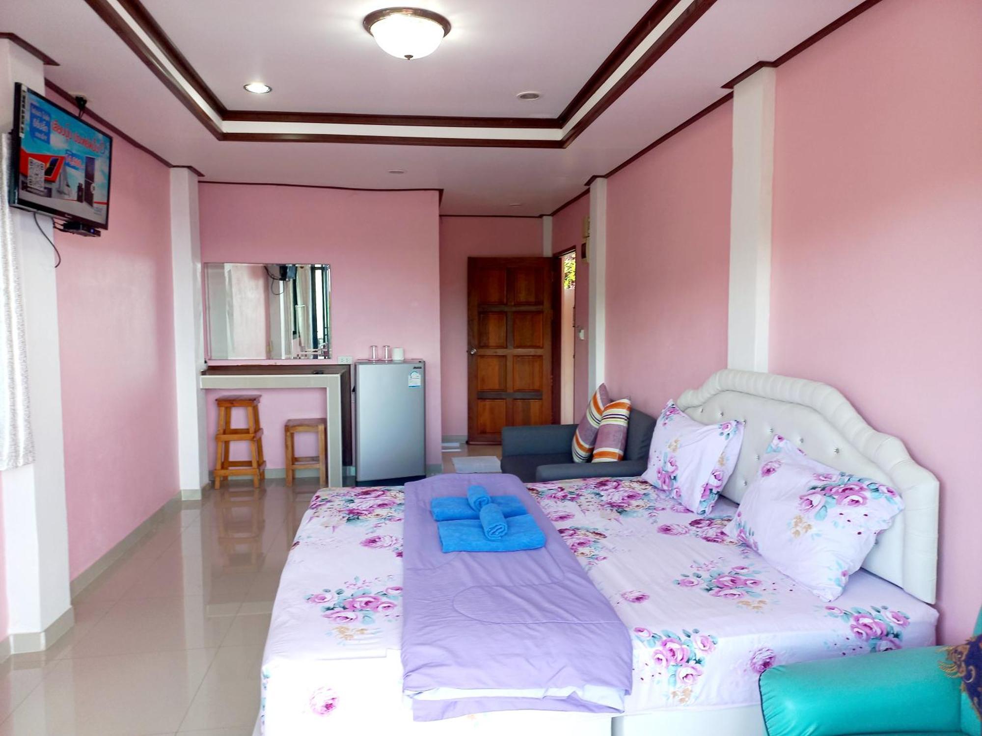 Ocean View Resort - Koh Sichang Екстер'єр фото