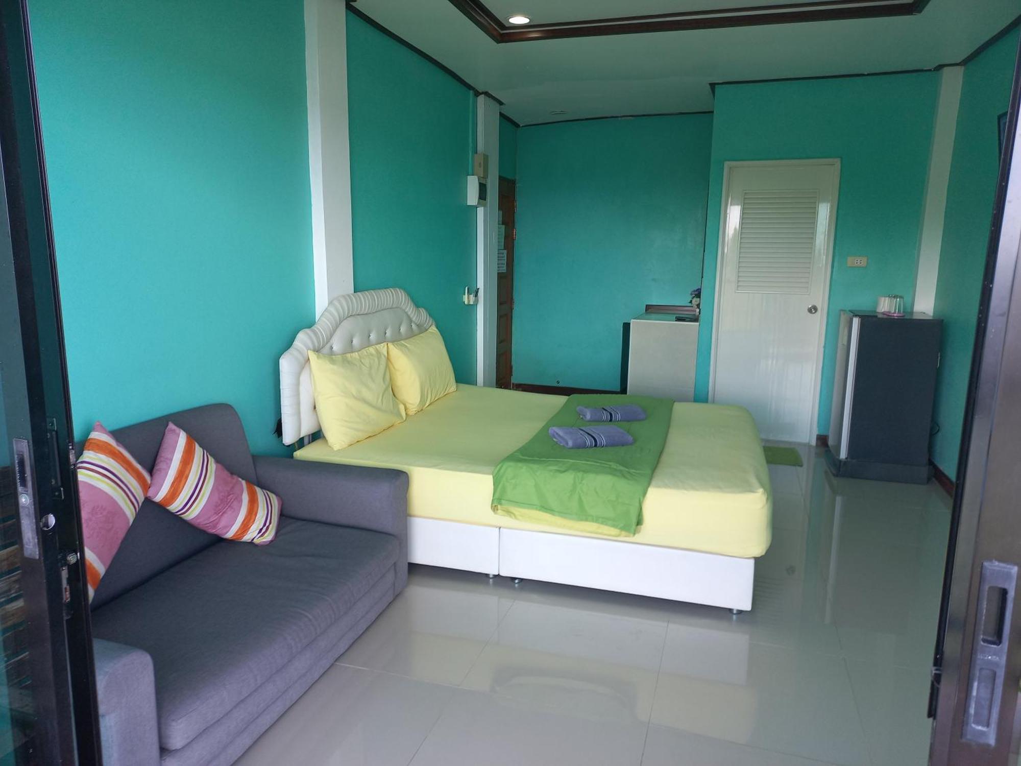 Ocean View Resort - Koh Sichang Екстер'єр фото