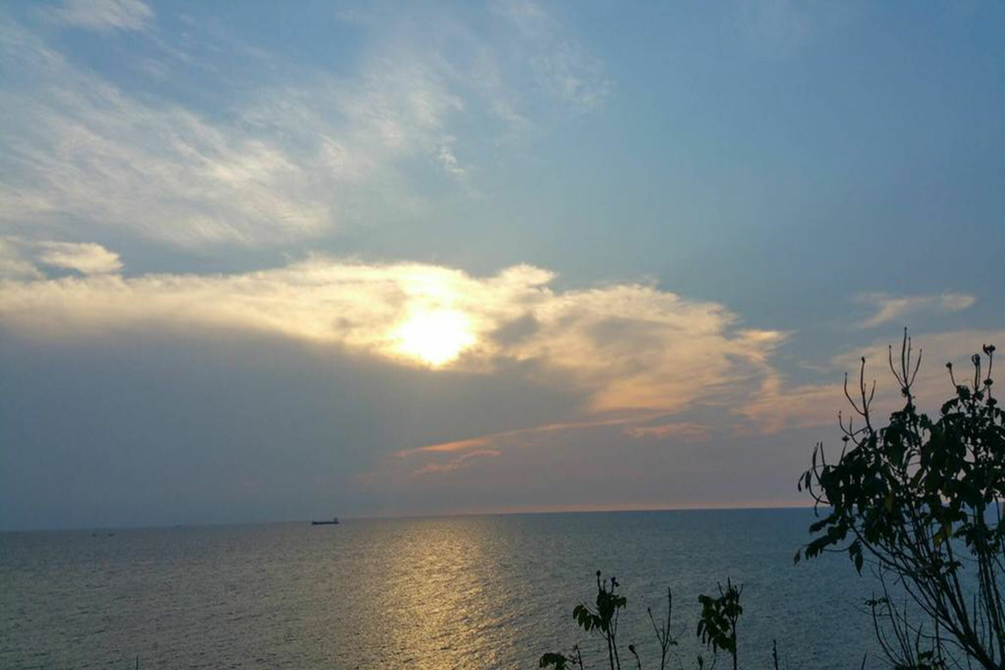 Ocean View Resort - Koh Sichang Екстер'єр фото