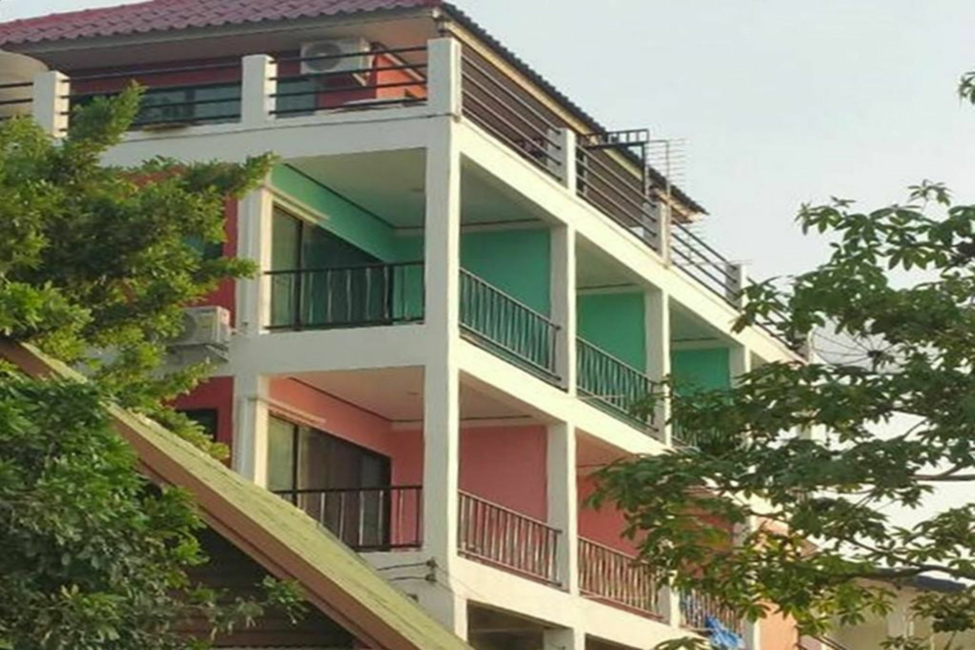 Ocean View Resort - Koh Sichang Екстер'єр фото