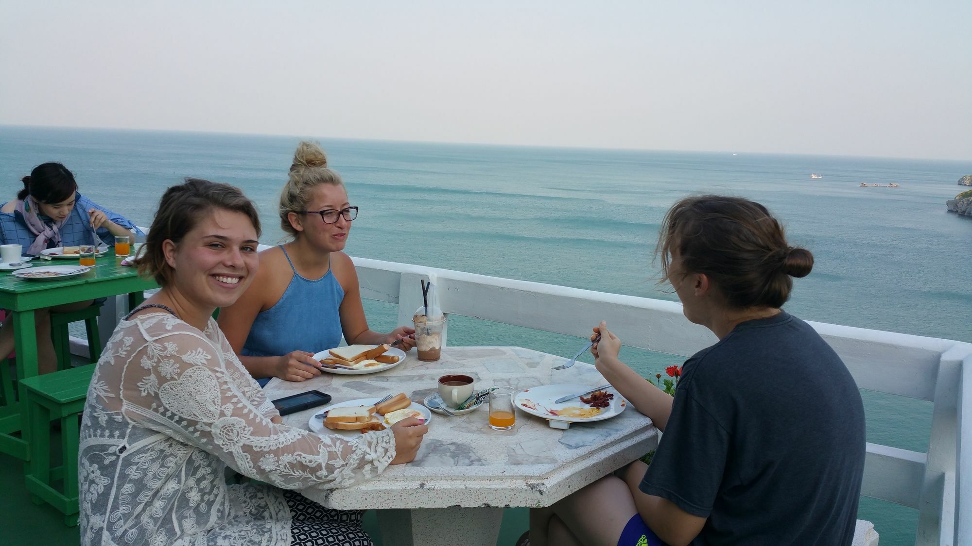 Ocean View Resort - Koh Sichang Екстер'єр фото